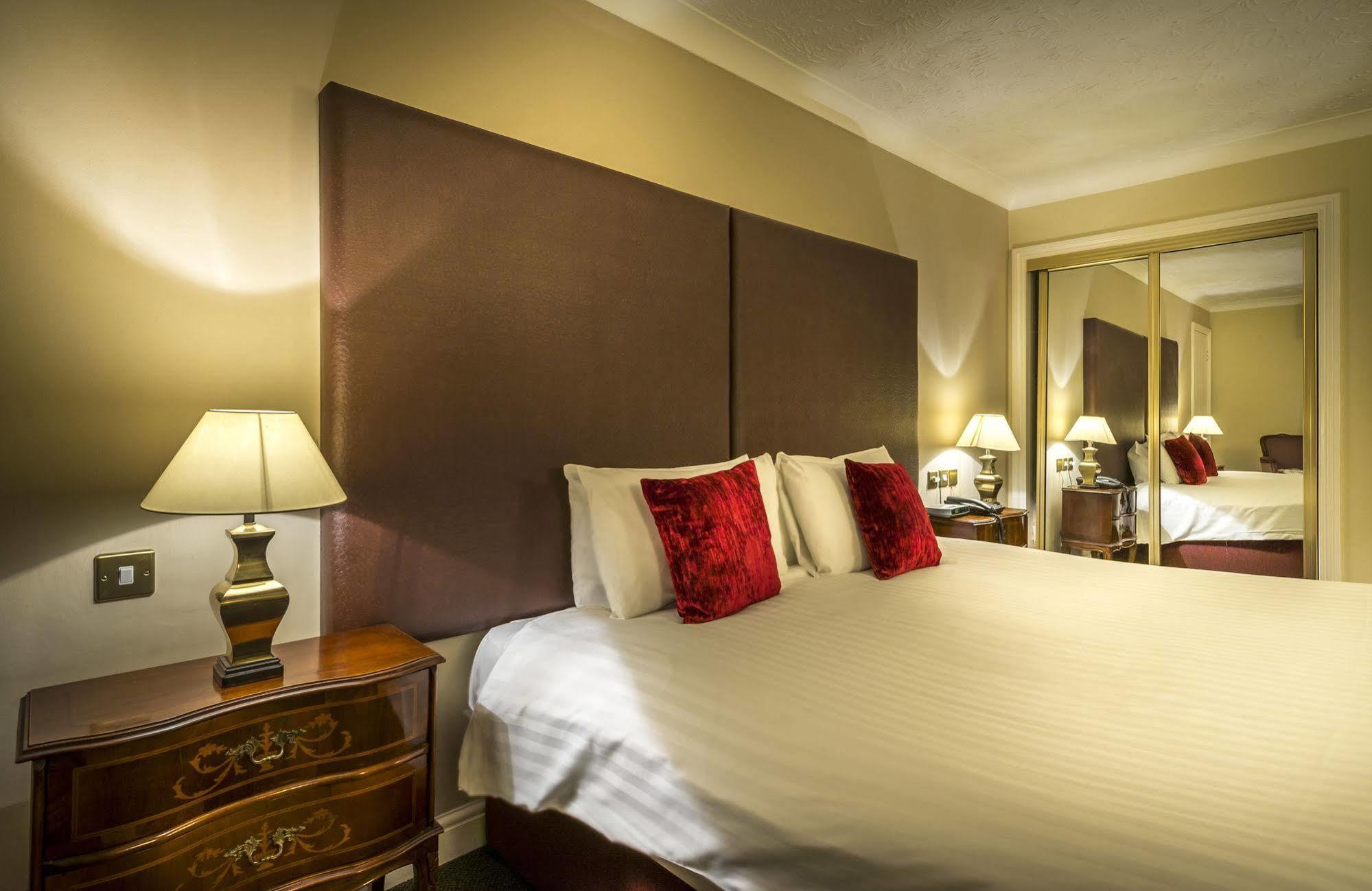The Admiral Rodney Hotel, Horncastle, Lincolnshire Хорнкасъл Екстериор снимка